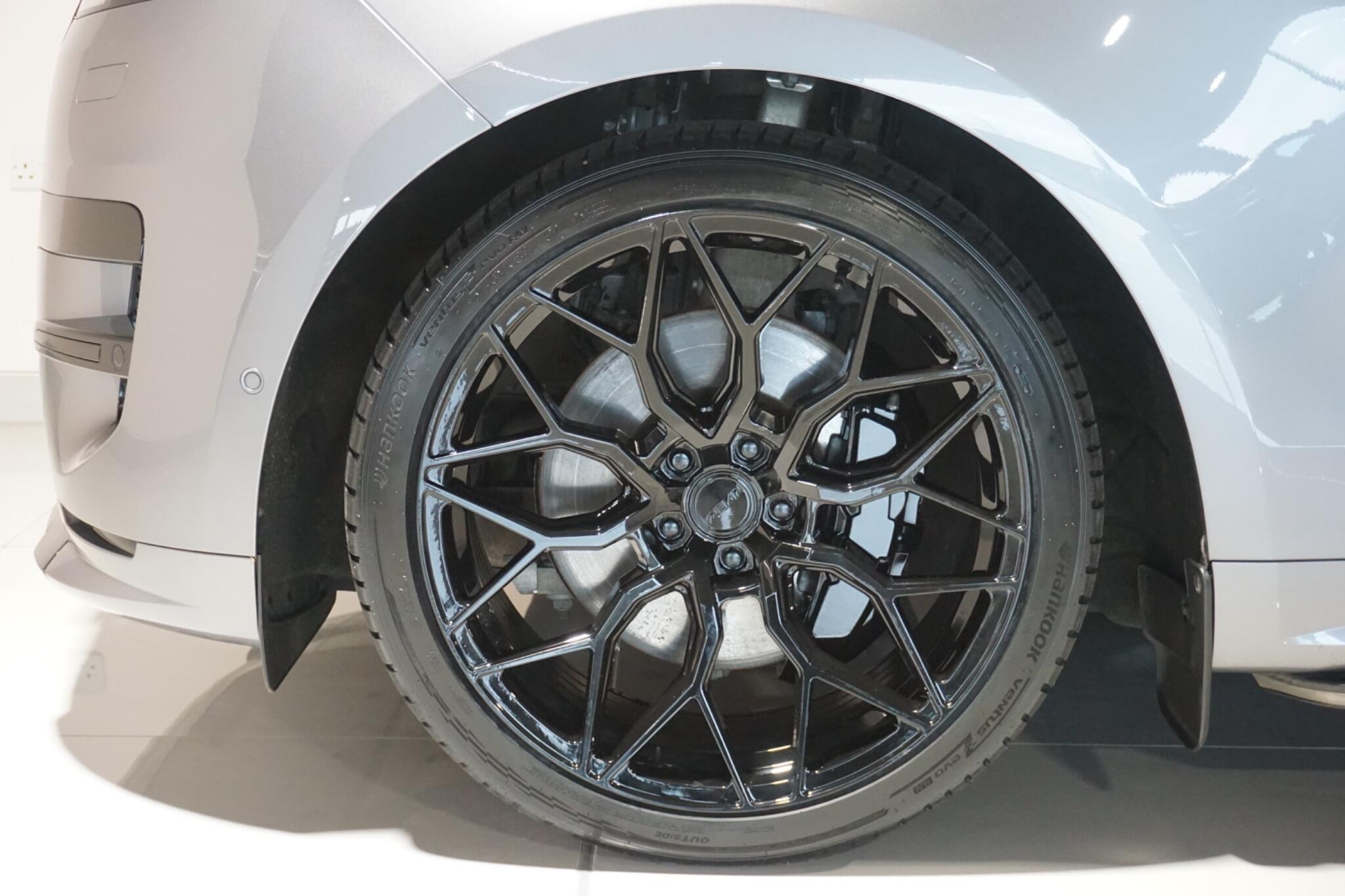 Land Rover Range Rover Sport 3.0 D300 MHEV Stealth Edition SUV 5dr Diesel Auto 4WD Euro 6 (s/s) (300 ps)